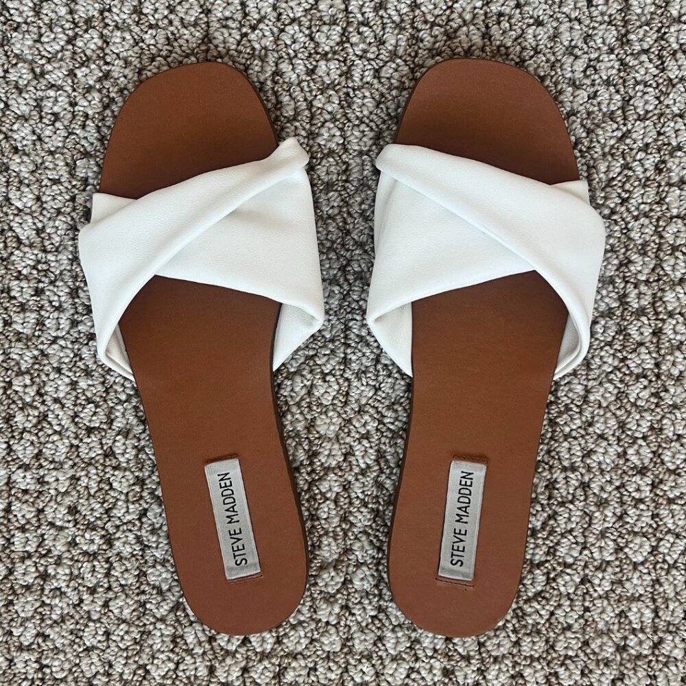 Steve Madden Kendria Flat Sandal White Size 8.5